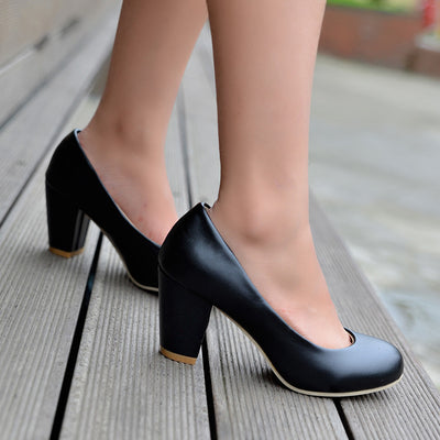 Daily Round Toe Chunky Heel Pumps